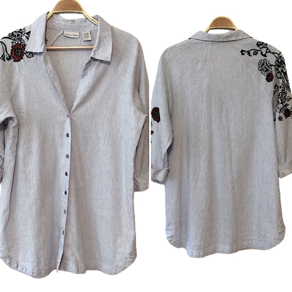 SOFT SURROUNDINGS sz Medium Blouse Embroidery Button Front Linen Cotton Blue Red